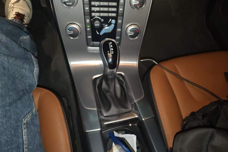 Used Volvo S60 2017 S60L T3 Smart Upgrade Edition Gear Lever
