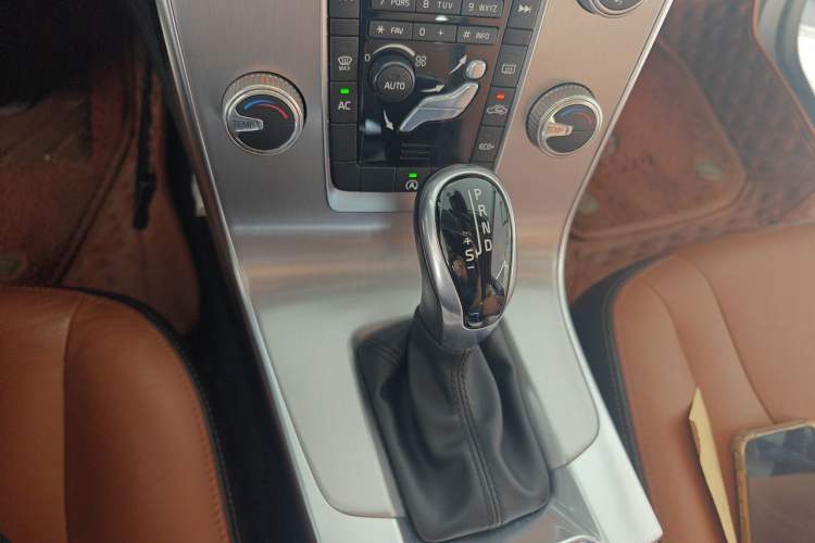 Used Volvo S60 2017 S60L T3 Smart Upgrade Edition Gear Lever