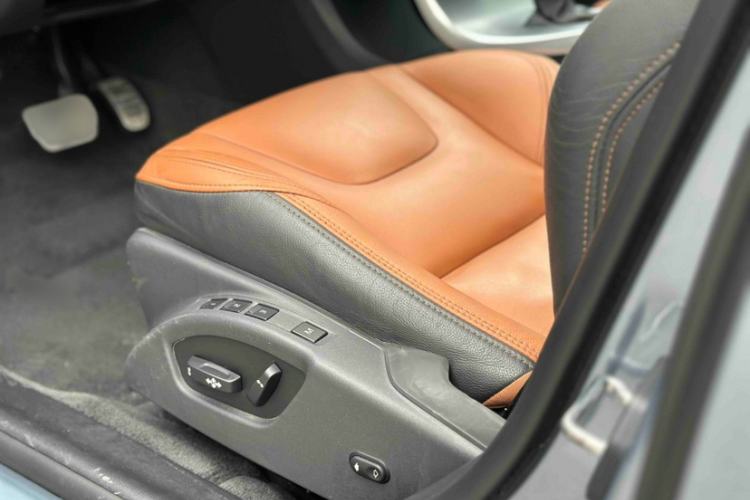 Used Volvo S60 2017 S60L T5 Zhiyue Edition Interior 3