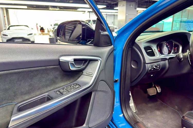 Used Volvo S60 2017 2.0T Polestar Interior 5