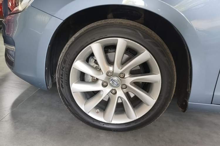 Used Volvo S60 2017 S60L T4 Smart Range Edition Left Front Wheel Hub