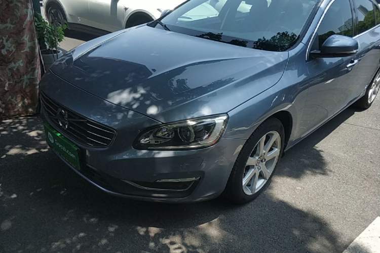 Used Volvo S60 2017 S60L T5 Intelligent Drive Edition Guazi used car, China used car export, Used car for sale, Used cars, Cheapest cars for sale