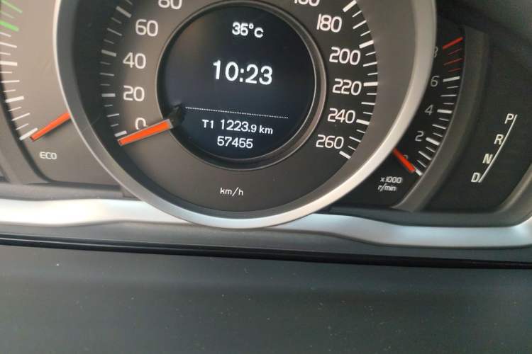 Used Volvo S60 2017 S60L T3 Smart Upgrade Edition Odometer Close Up