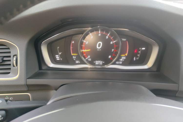 Used Volvo S60 2017 S60L T5 Intelligent Drive Edition Odometer Close Up