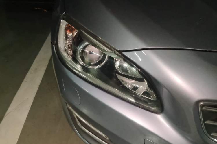 Used Volvo S60 2017 S60L T3 Smart Upgrade Edition Right Front Headlight