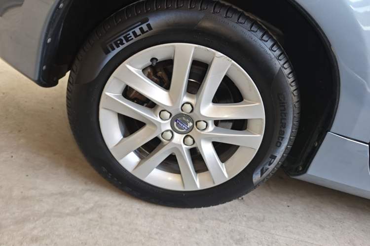 Used Volvo S60 2017 S60L T3 Smart Upgrade Edition Right Rear Wheel Hub
