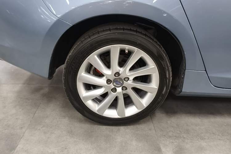 Used Volvo S60 2017 S60L T4 Smart Range Edition Right Rear Wheel Hub