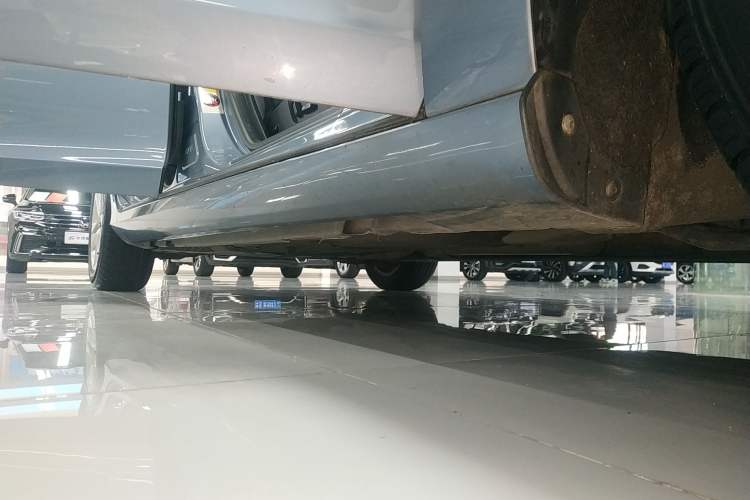 Used Volvo S60 2017 S60L T3 Smart Upgrade Edition Right Side Sill