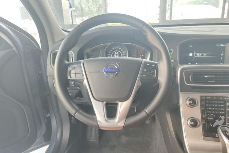 Used Volvo S60 2017 S60L T3 Smart Upgrade Edition Steering Wheel