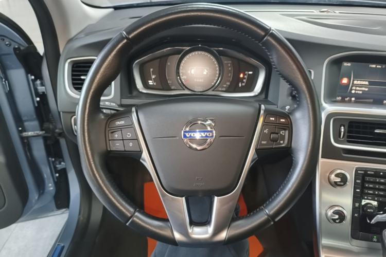Used Volvo S60 2017 S60L T4 Smart Range Edition Steering Wheel