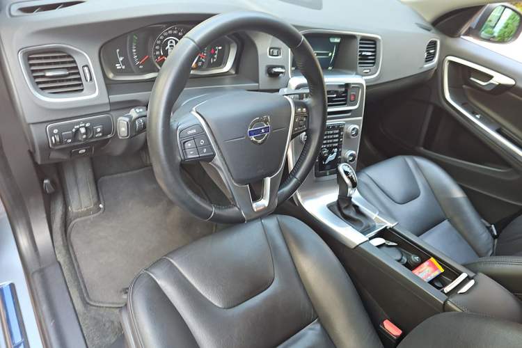 Used Volvo S60 2017 S60L T3 Smart Upgrade Edition Steering Wheel