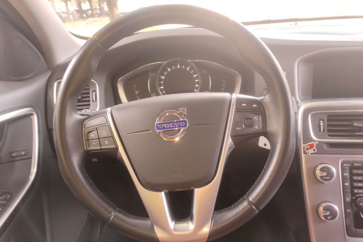 Used Volvo S60 2017 S60L T5 Intelligent Drive Edition Steering Wheel