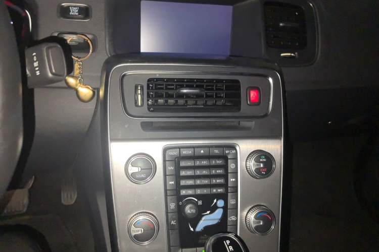 Used Volvo S60 2017 S60L T3 Smart Upgrade Edition Audio And AC Panel