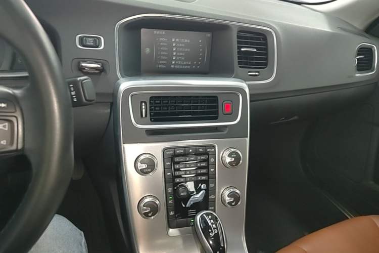 Used Volvo S60 2017 S60L T5 Intelligent Drive Edition Audio And AC Panel