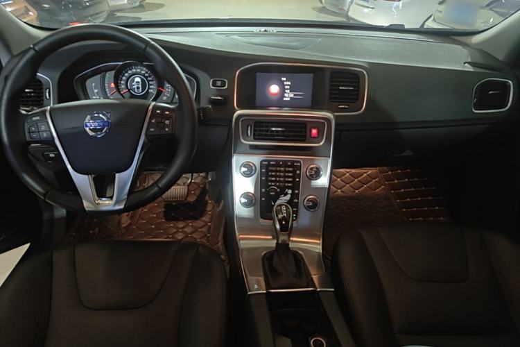 Used Volvo S60 2017 S60L T3 Smart Upgrade Edition Center Console