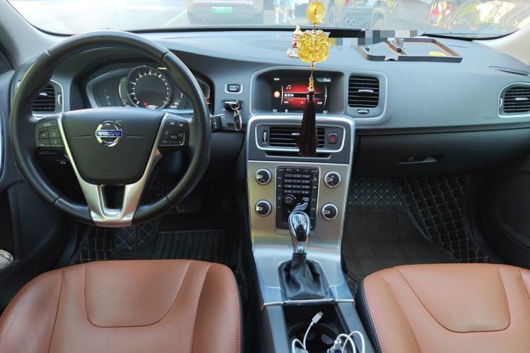 Used Volvo S60 2017 S60L T3 Smart Upgrade Edition Center Console