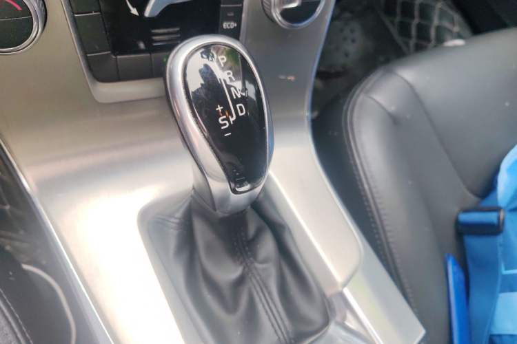 Used Volvo S60 2017 S60L T3 Smart Upgrade Edition Gear Lever