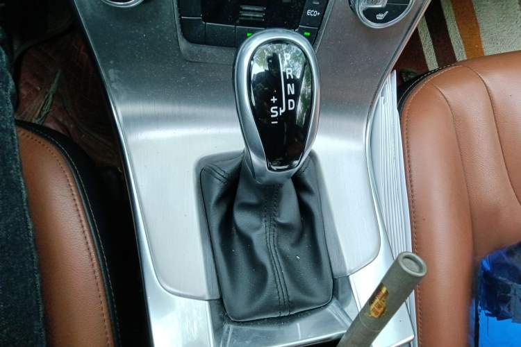 Used Volvo S60 2017 S60L T4 Smart Range Edition Gear Lever