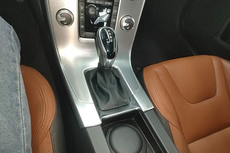 Used Volvo S60 2017 S60L T5 Intelligent Drive Edition Gear Lever