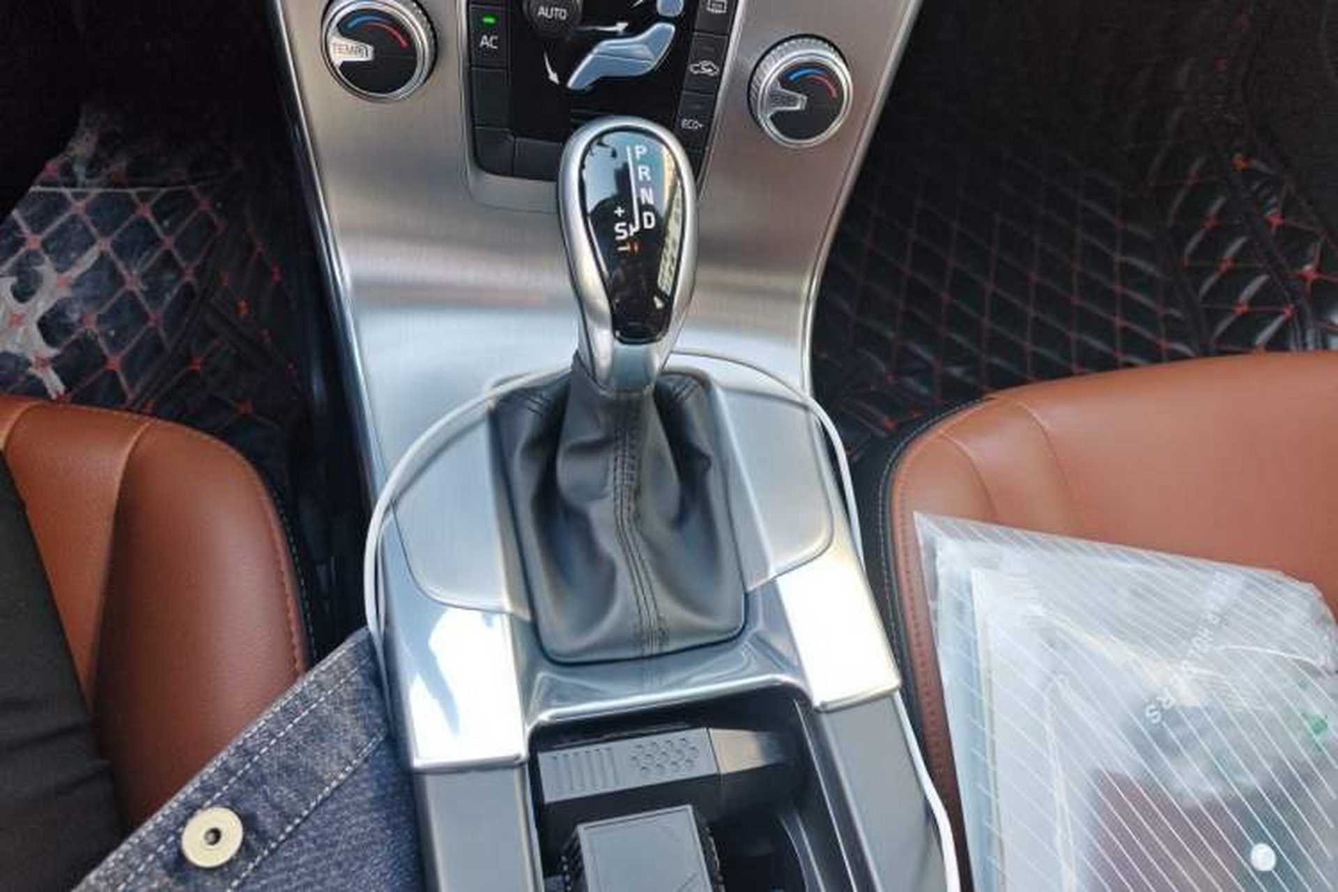 Used Volvo S60 2017 S60L T3 Smart Upgrade Edition Gear Lever