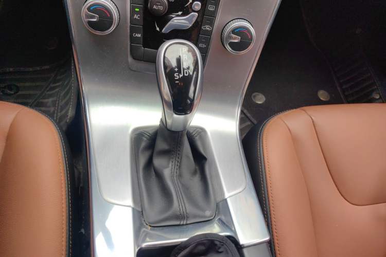 Used Volvo S60 2017 S60L T3 Smart Upgrade Edition Gear Lever