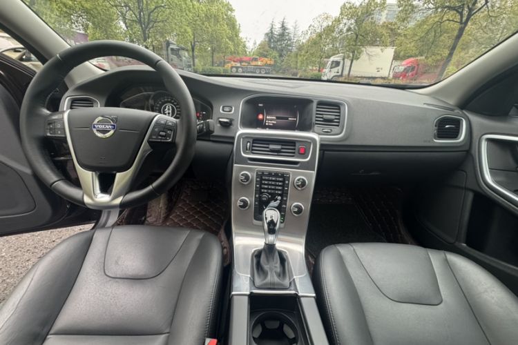 Used Volvo S60 2017 S60L T3 Smart Upgrade Edition Interior 1