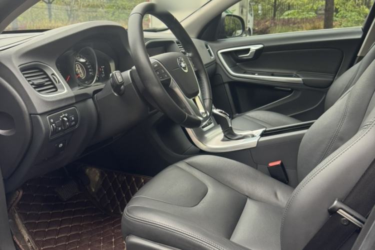 Used Volvo S60 2017 S60L T3 Smart Upgrade Edition Interior 2