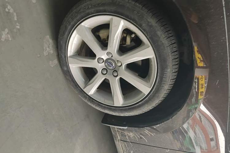 Used Volvo S60 2017 S60L T5 Intelligent Drive Edition Left Front Wheel Hub