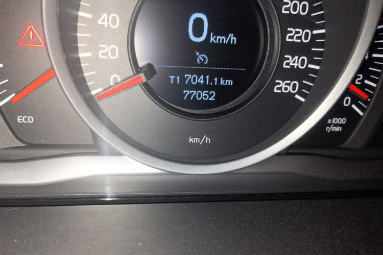 Used Volvo S60 2017 S60L T3 Smart Upgrade Edition Odometer Close Up