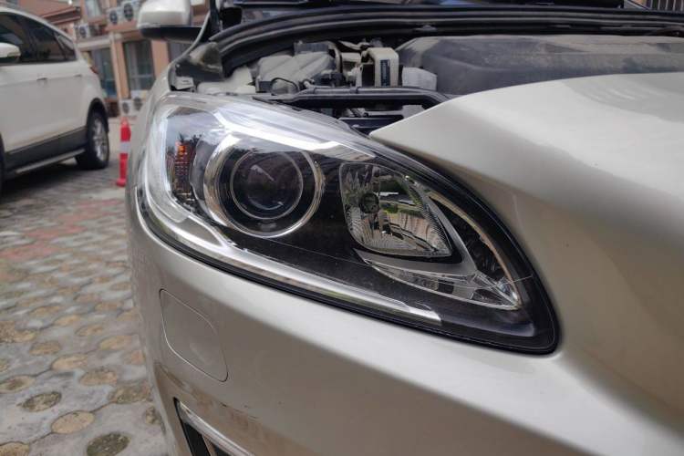 Used Volvo S60 2017 S60L T3 Smart Upgrade Edition Right Front Headlight