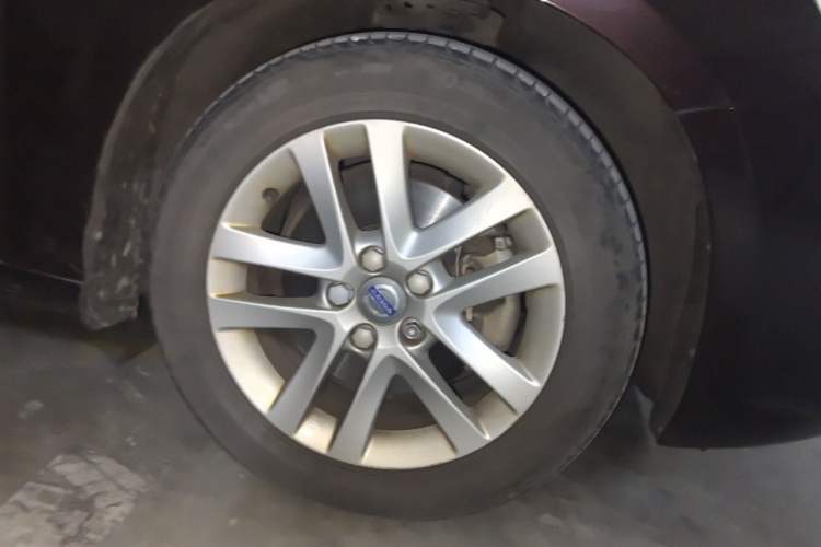 Used Volvo S60 2017 S60L T3 Smart Upgrade Edition Right Front Wheel Hub