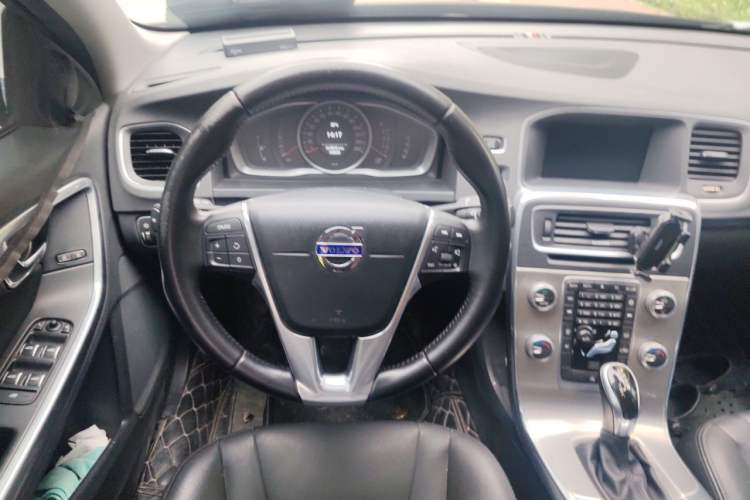 Used Volvo S60 2017 S60L T3 Smart Upgrade Edition Steering Wheel