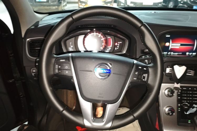 Used Volvo S60 2017 S60L T4 Smart Range Edition Steering Wheel