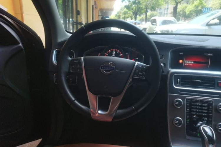 Used Volvo S60 2017 S60L T4 Smart Range Edition Steering Wheel