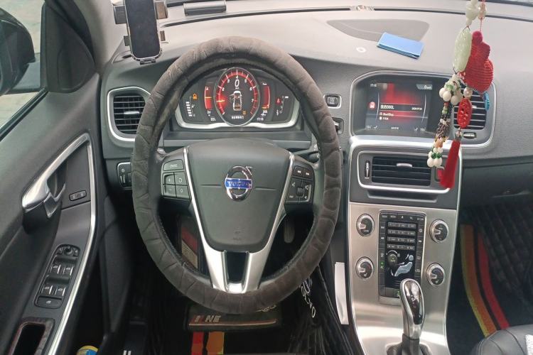 Used Volvo S60 2017 S60L T4 Smart Range Edition Steering Wheel