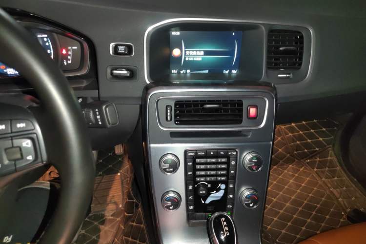 Used Volvo S60 2017 S60L T5 Intelligent Drive Edition Audio And AC Panel