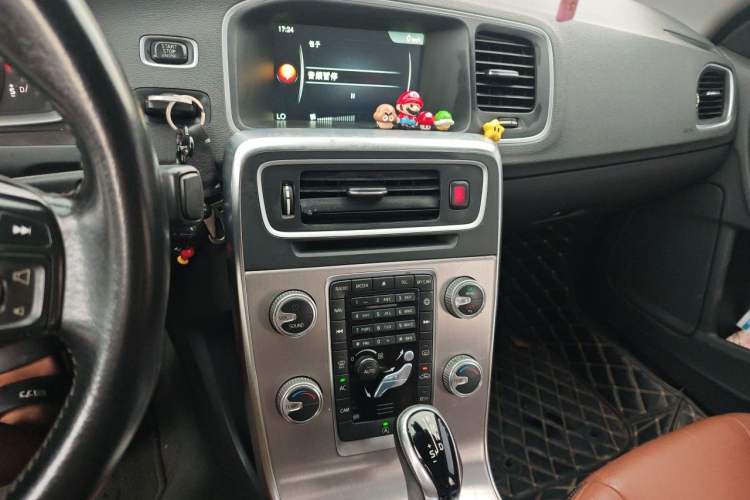 Used Volvo S60 2017 S60L T3 Smart Upgrade Edition Audio And AC Panel