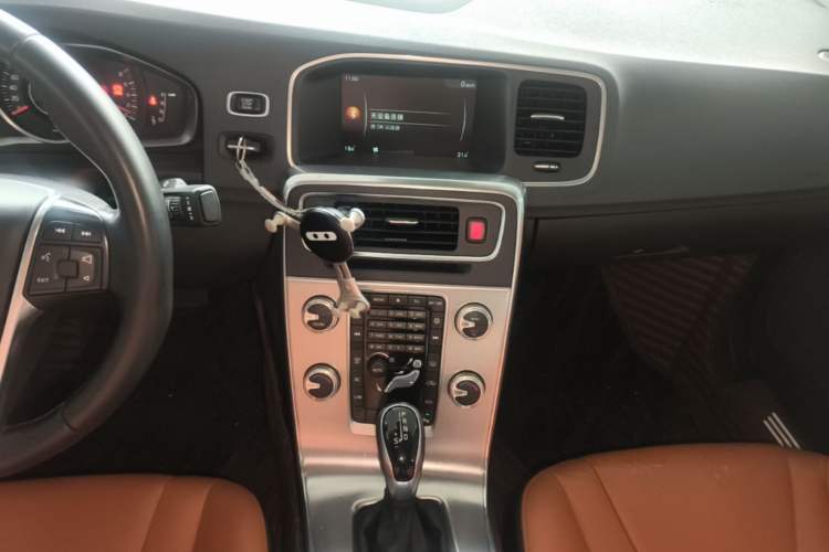 Used Volvo S60 2017 S60L T3 Smart Upgrade Edition Audio And AC Panel