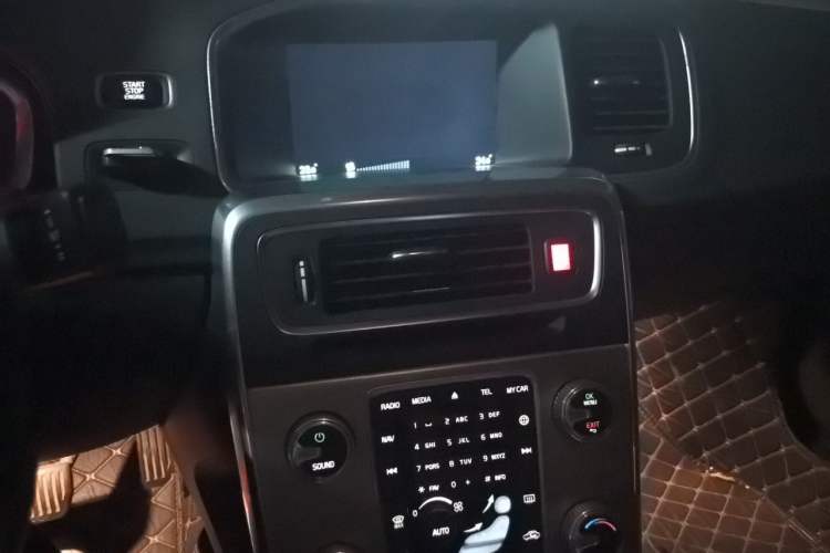 Used Volvo S60 2017 S60L T3 Smart Upgrade Edition Audio And AC Panel