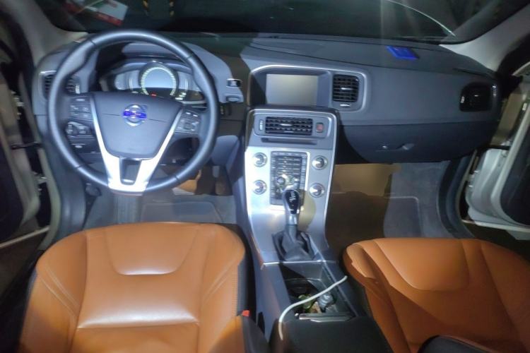 Used Volvo S60 2017 S60L T5 Intelligent Drive Edition Center Console