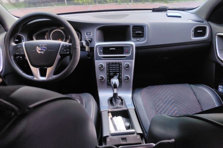 Used Volvo S60 2017 S60L T5 Intelligent Drive Edition Center Console
