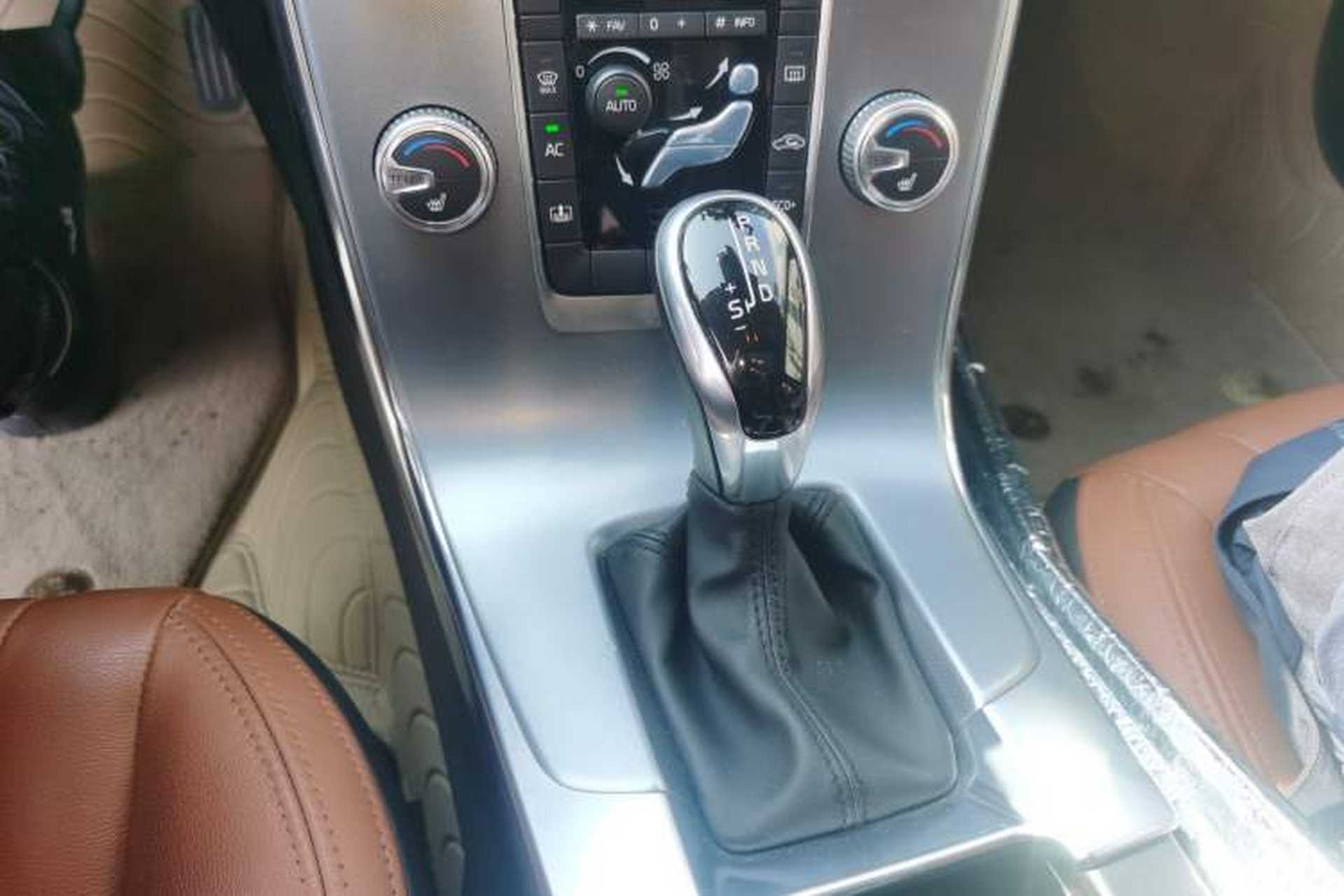 Used Volvo S60 2017 S60L T5 Intelligent Drive Edition Gear Lever