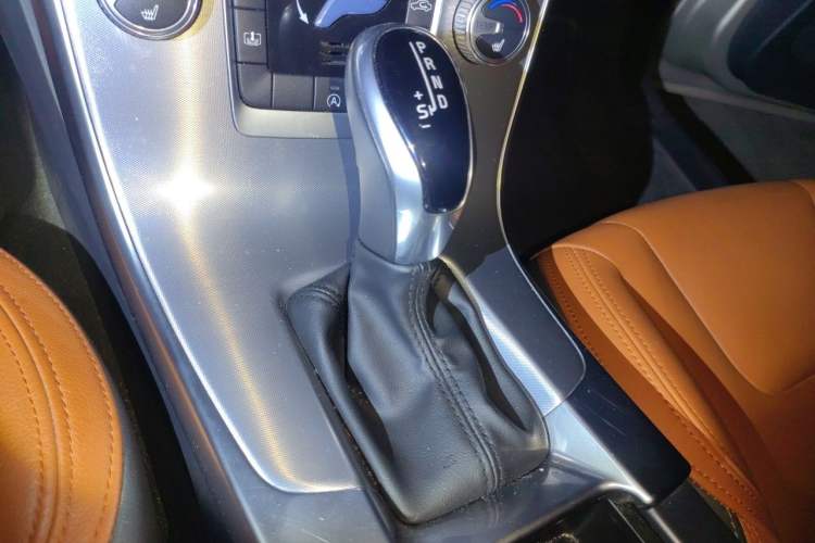Used Volvo S60 2017 S60L T5 Intelligent Drive Edition Gear Lever