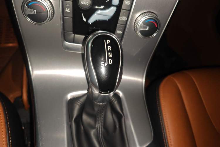 Used Volvo S60 2017 S60L T3 Smart Upgrade Edition Gear Lever
