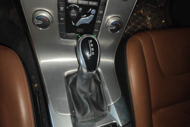Used Volvo S60 2017 S60L T3 Smart Upgrade Edition Gear Lever