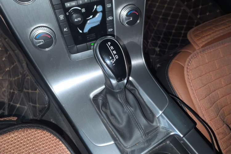 Used Volvo S60 2017 S60L T3 Smart Upgrade Edition Gear Lever