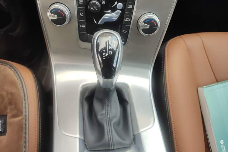 Used Volvo S60 2017 S60L T3 Smart Upgrade Edition Gear Lever