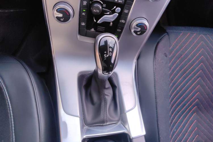 Used Volvo S60 2017 S60L T5 Intelligent Drive Edition Gear Lever