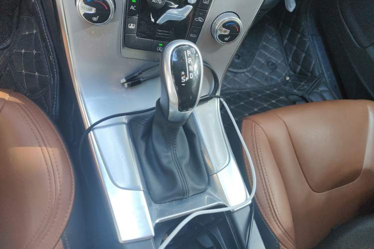Used Volvo S60 2017 S60L T5 Intelligent Drive Edition Gear Lever