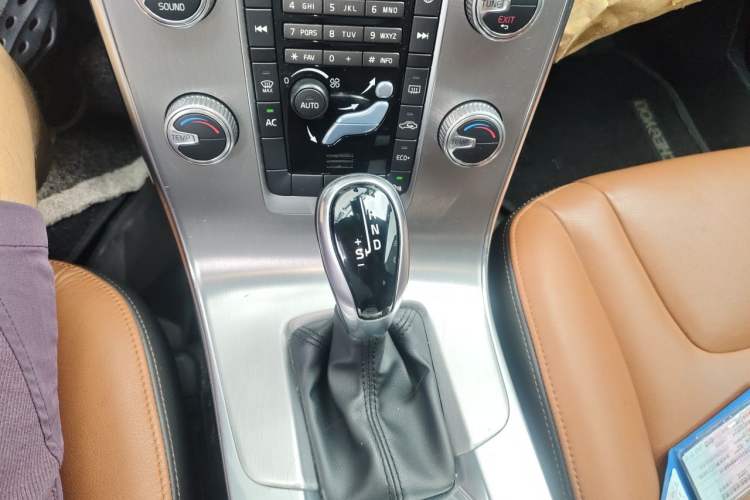 Used Volvo S60 2017 S60L T3 Smart Upgrade Edition Gear Lever
